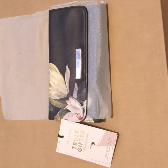 Ted Baker Jewelry Roll Travel Organizer Wallet in Opal Floral Print - Picture 3 of 3